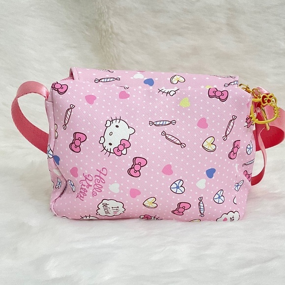 Super Cute Hello Kitty with Snack Cart Hand/Shoulder/Body Bag with Double Zipper - Picture 7 of 7